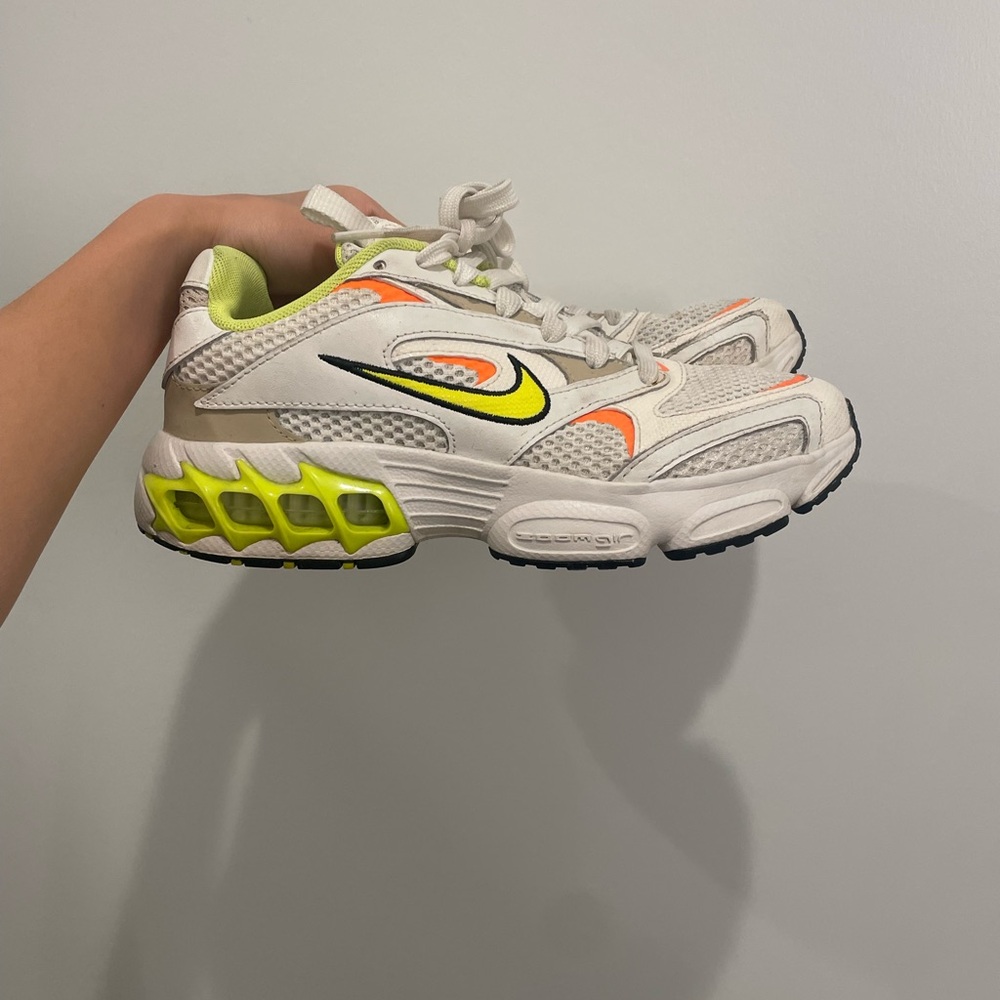Nike Zoom Air Fire Summit White Volt Sneakers Size 6 Womens